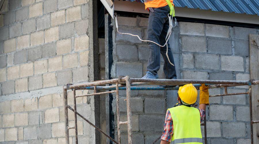 Professional gutter cleaning in Trail, OR
